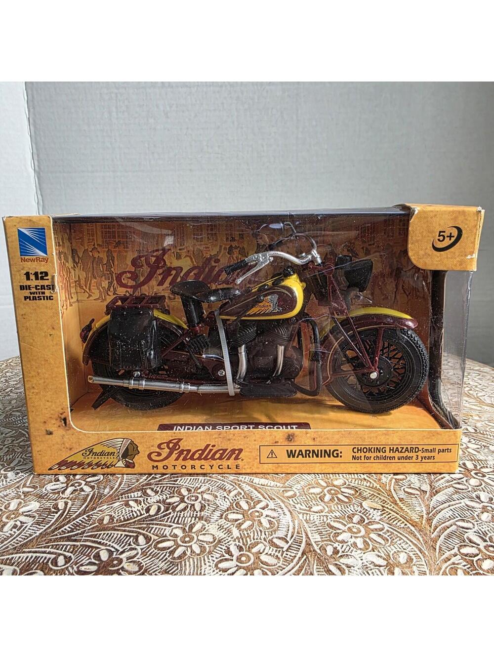 New Ray 1:12 1934 Indian Motorcycle Sport Scout Yellow/Brown Item #42113 NIB